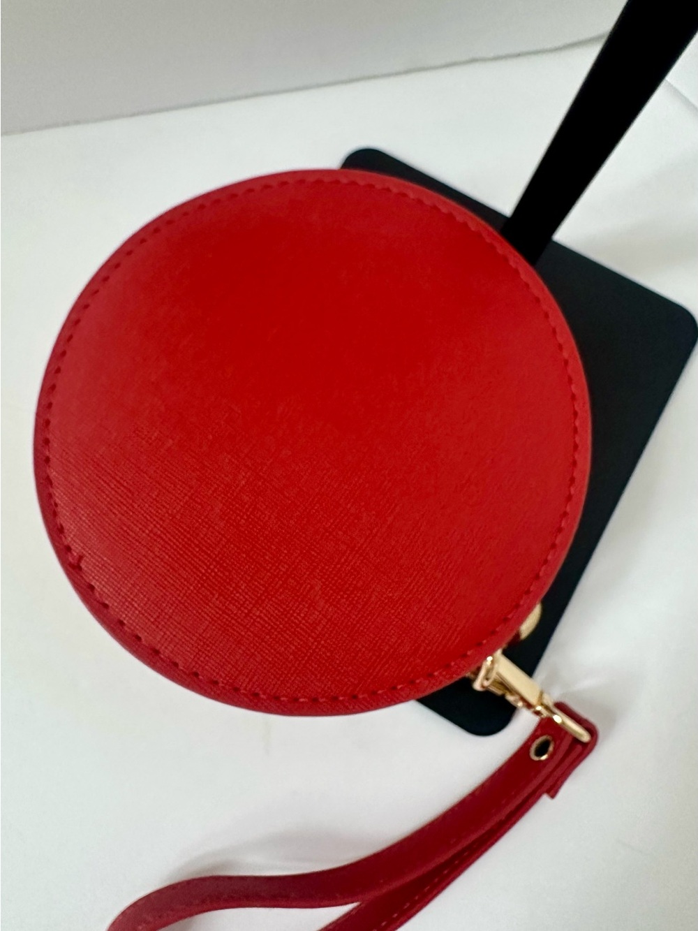Bobbi Brown Wristlet Wallet Holiday Vacation Red w/Gold Hardware NWOT Circular - Picture 6 of 7